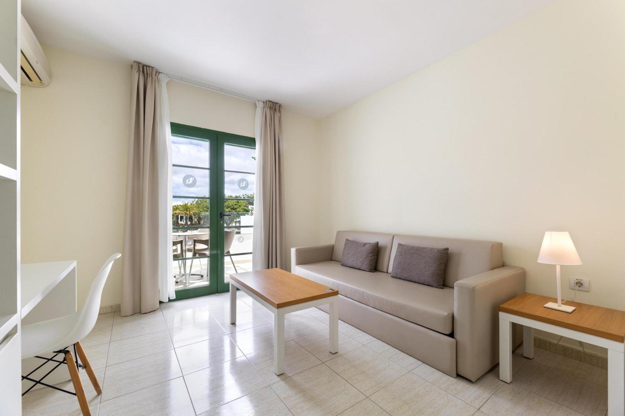 Suite Junior con vistas a la piscina
